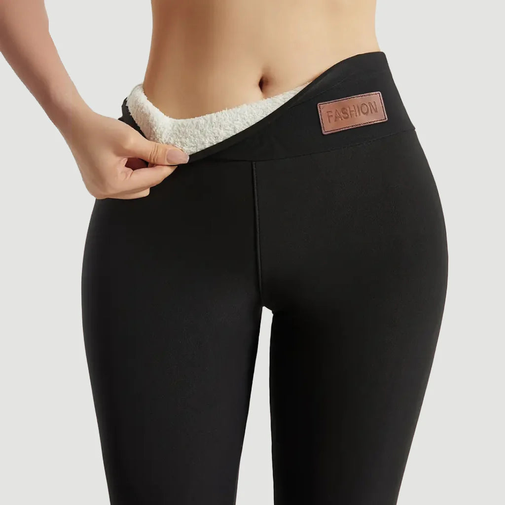 (COMPRE 1 LEVE 2) FrioZero™ Legging – A calça térmica que aquece, modela e impressiona em qualquer look.